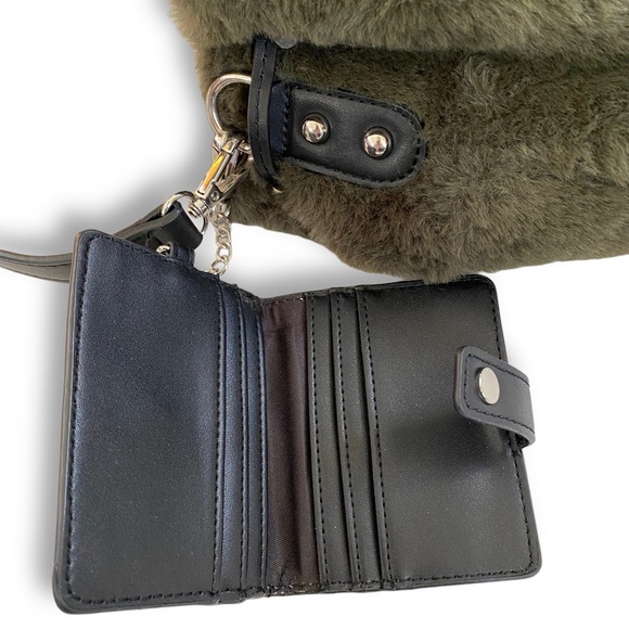 NWT House of Harlow Hunter Green Fur Handbag with Card Case Crossbody/Shoulder - Picture 13 of 15